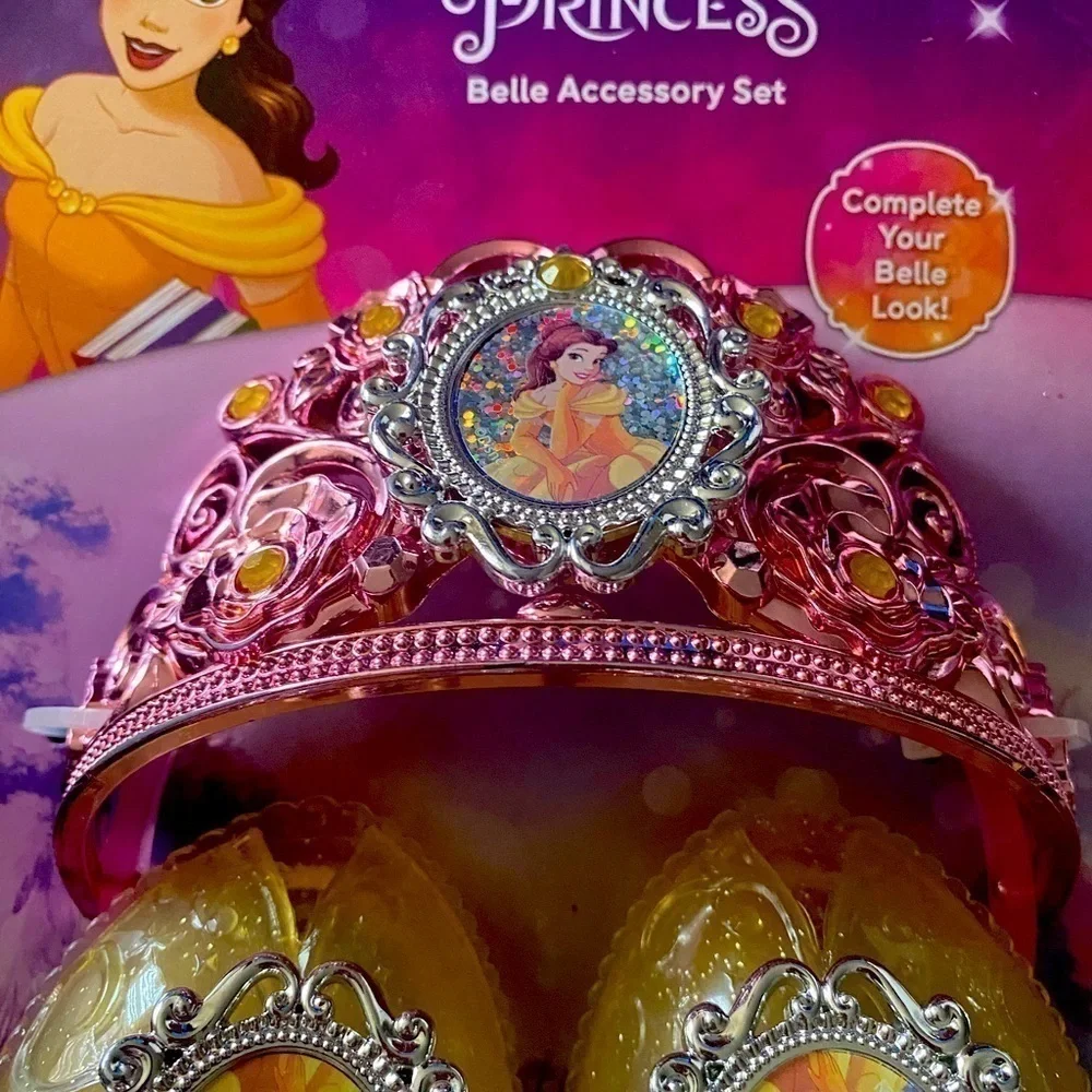 NWT-DISNEY-BELLE ACCESSORY SET